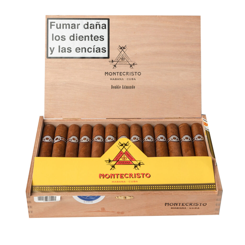 Montecristo Doble Edmundo cigars in a wooden box.