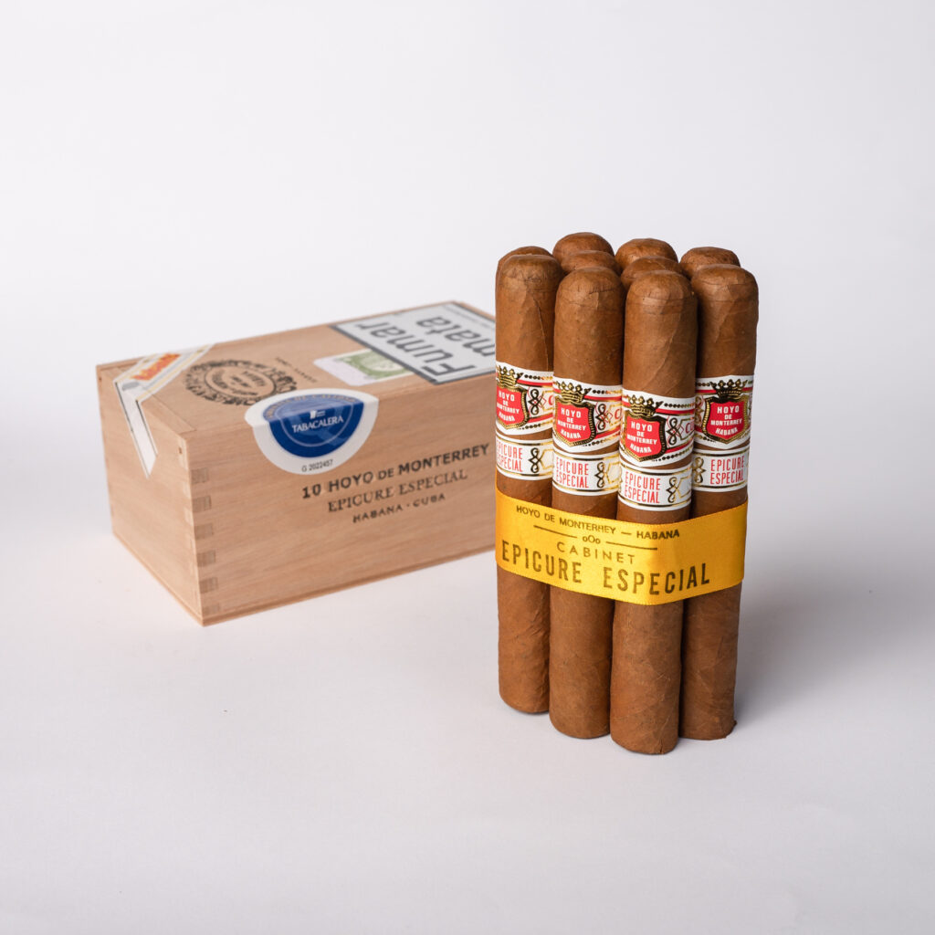 Hoyo de Monterrey Epicure Especial cigars, premium wooden box presentation.