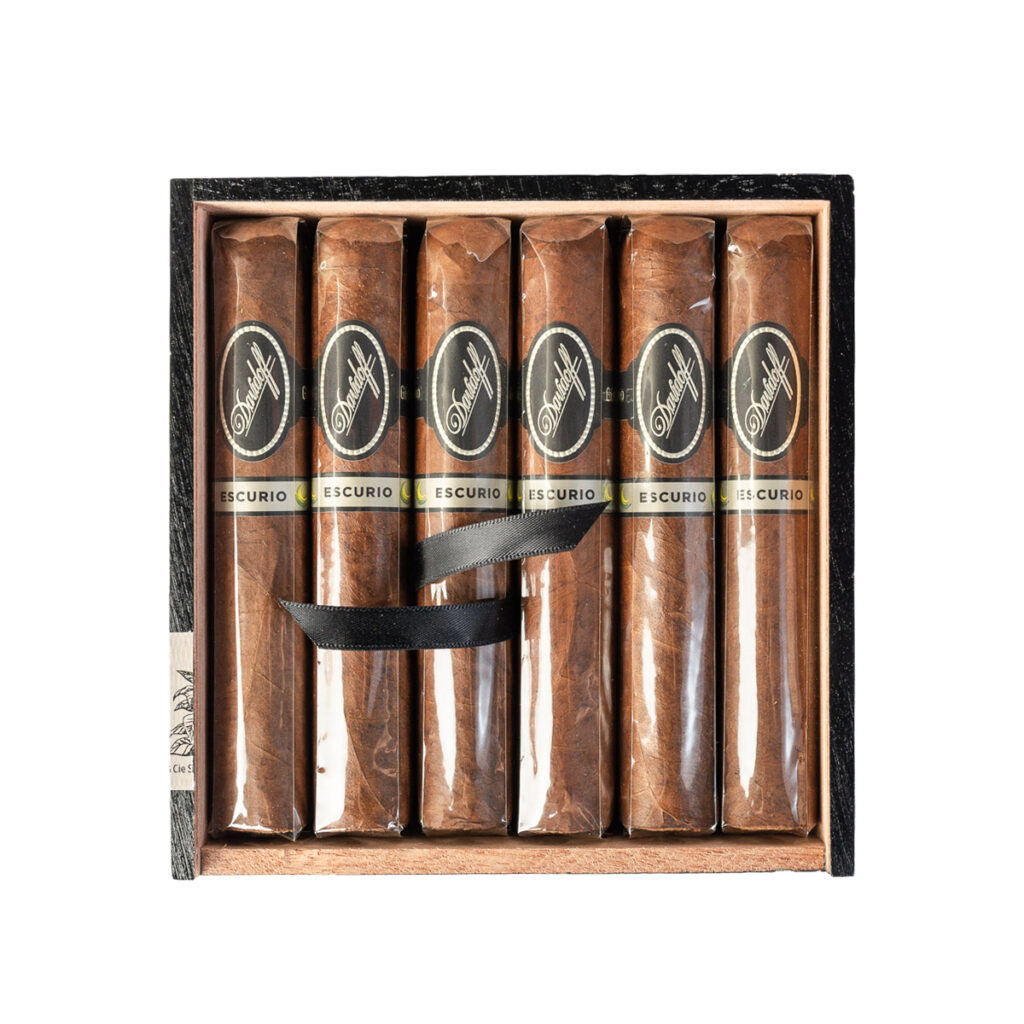 Davidoff Escurio cigars in an elegant gift box.