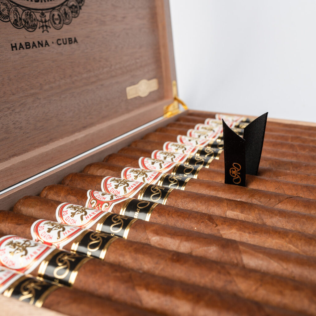 HOYO DE MONTERREY DOBLE كورونا GR(15)