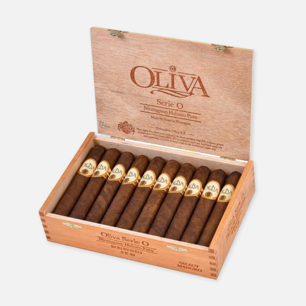 Oliva Serie O cigars, Nicaraguan Habano Puro, robust presentation.