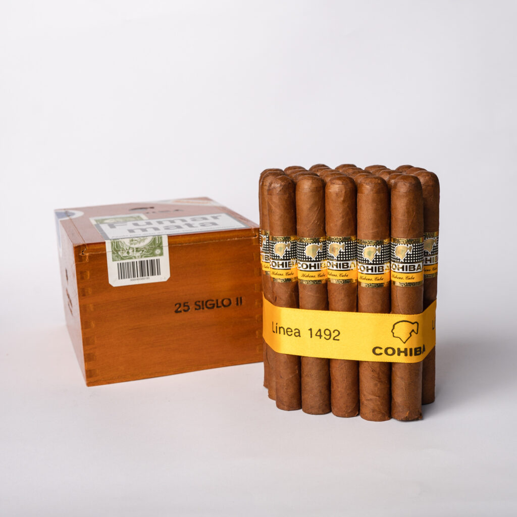 Cohiba Linea 1492 Siglo II cigars, elegant premium presentation.