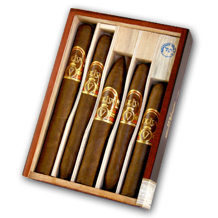 Oliva Serie V premium cigars in an elegant wooden box.